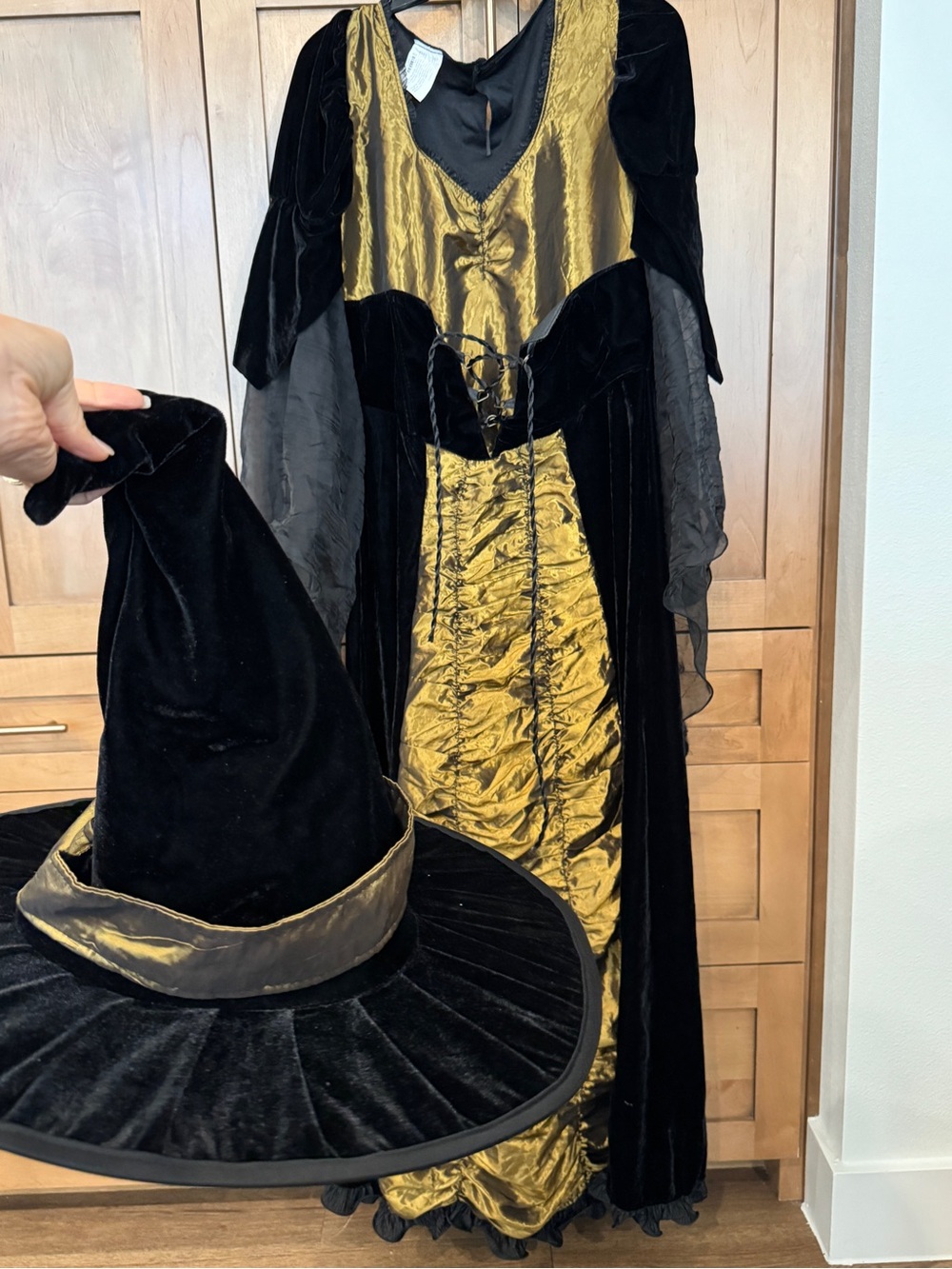 Zara Black and Gold Velvet Witch Dress with Pointed Hat